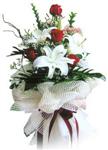 Ankara Aya� de farkl� bir �i�ek firmas� �r�n� sade ve g�rsel buket