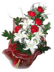 k�rm�z� g�ller ve kazablanka buketi Ankara �entepe �i�ek�i firma �r�n�m�z
