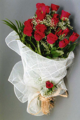 Ankara Aya� Ba�lum �i�ek�i firma �r�n�m�z k�rm�z� g�ller �i�ek buketi