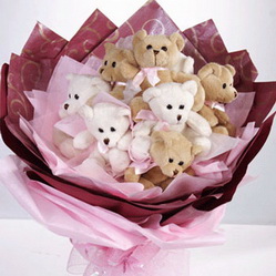 10 adet ay�c�k ile yap�lan pelu� ay� buketi