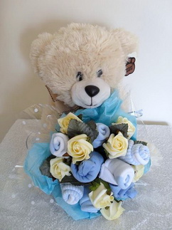 yakla��k 20 cm ay�c�k ve 13 adet yapay g�l demeti