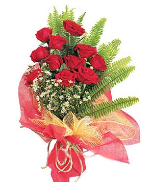 Sincan çiçekçileri firmamızdan 11 adet kırmızı güllerden buket modeli